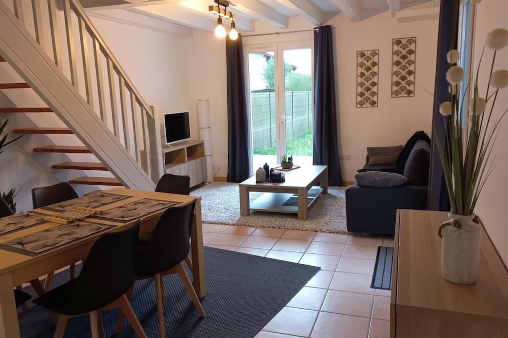 Appartement 70 M2 - Terrasse Et Jardin Privatifs Mouguerre エクステリア 写真